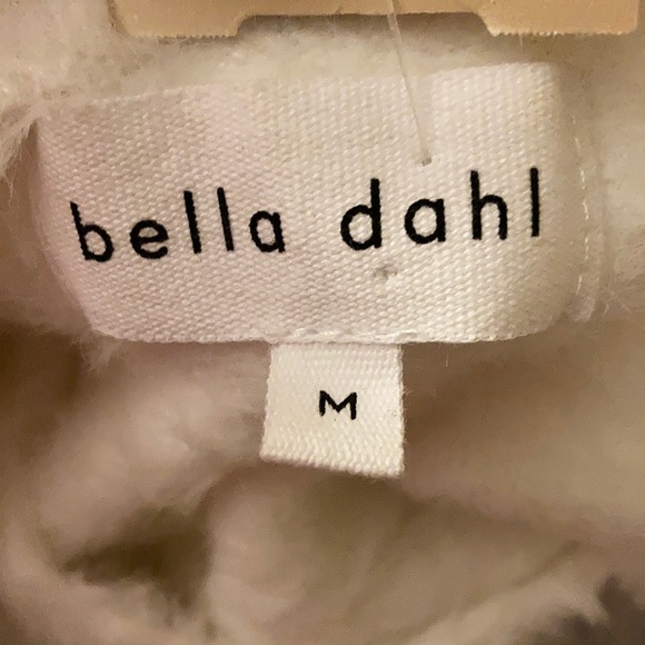 BELLA DAHL sz M Fuzzy white super cuddly soft crewneck sweater - Picture 2 of 8